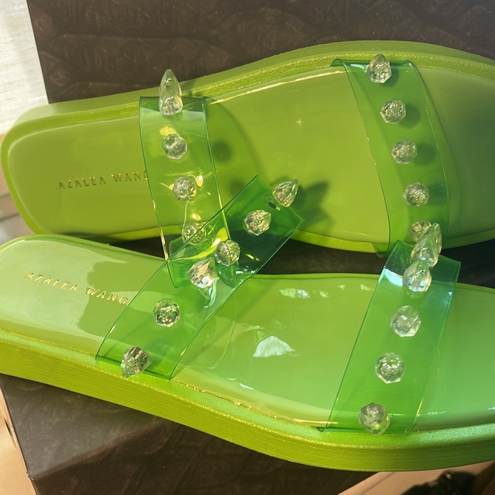 The Alyssa Jade green sandle w/ clear spikes size 8 - Picture 2 of 5